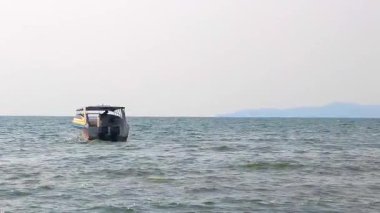 Pattaya Chon Buri Tayland 25. Ekim 2018 Güney Asya 'da Pattaya Bang Lamung Amphoe Chon Buri Tayland' daki sahilde sürat teknesi..