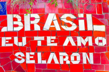 Rio de Janeiro Eyaleti Rio de Janeiro Brezilya 21. Ekim 2020 Escadaria Selaron Rio de Janeiro Eyaleti Rio de Janeiro Brezilya 'da mozaik detaylarıyla dolu kırmızı ünlü merdiven basamakları..