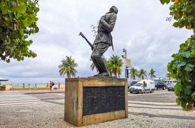Rio de Janeiro Eyaleti Rio de Janeiro Brezilya 10. Ekim 2020 Copacabana sahili ve sahil gezisi Rio de Janeiro Brezilya 'da heykel heykeli heykeli ve anıtıyla.