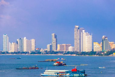 Pattaya Chon Buri Tayland 27 numara. Ekim 2018 Pattaya Şehir Koyu Sahili Doğa İskelesi ve Pattaya Bang Lamung Chon Tayland Panorama Manzarası.