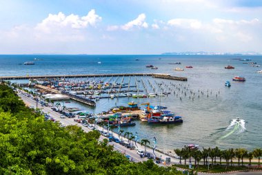 Pattaya Chon Buri Tayland 27 numara. Ekim 2018 Pattaya Şehir Koyu Sahili Doğa İskelesi ve Pattaya Bang Lamung Chon Tayland Panorama Manzarası.