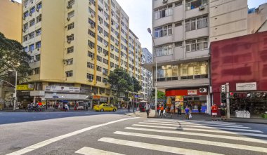 Rio de Janeiro Eyaleti Rio de Janeiro Brezilya 14. Ekim 2020 Copacabana ve Leme City Şehir Merkezi Sokak Yolları Skyline Panorama Gökdelen Binaları Arabalı İnsanlar.