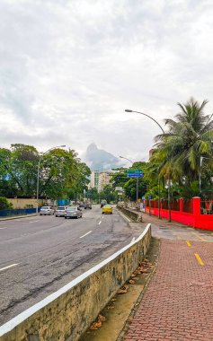 Rio de Janeiro Eyaleti Rio de Janeiro Brezilya 07. Aralık 2020 Şehir Merkezi Sokak Yolları Cityscape ve Skyline Panorama Gökdelenler Binalar Arabalar ve Brezilya 'daki İnsanlar.