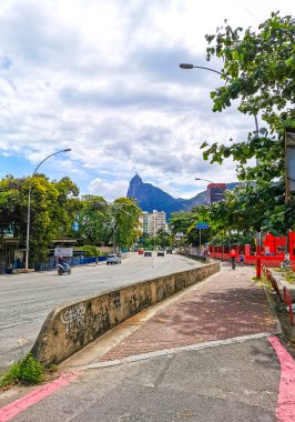 Rio de Janeiro Eyaleti Rio de Janeiro Brezilya 18. Ekim 2020 Şehir Merkezi Sokak Yolları Cityscape ve Skyline Panorama Gökdelenler Binalar Arabalar ve Brezilya 'daki İnsanlar.