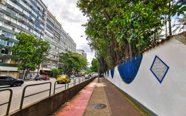 Rio de Janeiro Eyaleti Rio de Janeiro Brezilya 18. Ekim 2020 Şehir Merkezi Sokak Yolları Cityscape ve Skyline Panorama Gökdelenler Binalar Arabalar ve Brezilya 'daki İnsanlar.