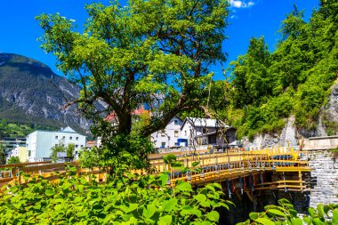 Landeck Tyrol Avusturya 30. Mayıs 2025 Landeck Bölgesi Landeck Tyrol Avusturya 'daki dağlarda büyük ahşap bir köprünün inşaat alanı.