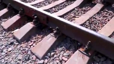 Brest Brest Bölgesi Belarus 20. Eylül 2020 Leninskiy Rayon Brest Belarus 'taki köyde yürüyüş ve demiryolu raylarını geçme.