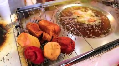 Meksika gıda ürünleri caddelerdeki restoranlarda ve Centro Historico City Mexico 'daki süpermarketlerde.