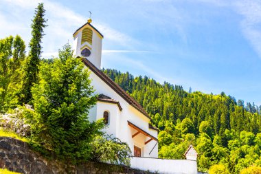 Landeck Tyrol Avusturya 30. Mayıs 2025 Manzarayla Avusturya 'ya seyahat Orman köyleri dağlar kültür ve şehir yaşamı Landeck District Landeck Tyrol Austria.