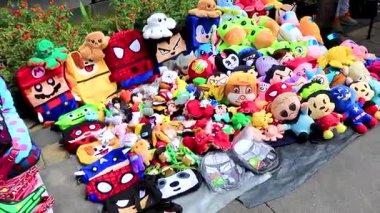 Centro Historico Mexico City, 11 numara. Şubat 2021 Meksika hatıra eşyaları, Meksika 'nın Centro Historico şehrinde oyuncak ve bilezik balonları.