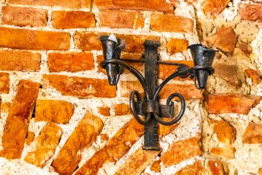 Beyaz Rusya 'nın Mir Karelichy Bölgesi Hrodna bölgesindeki tuğlalardan yapılmış kale duvar dokusu.