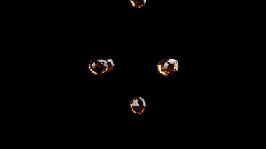 Siyah bg üzerinde bira küresi çarpıştırıcısı Süper yavaş çekim 1000 FPS 4k