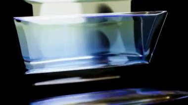 Renkli cam dikdörtgen kutular sonsuz 4k döndürür
