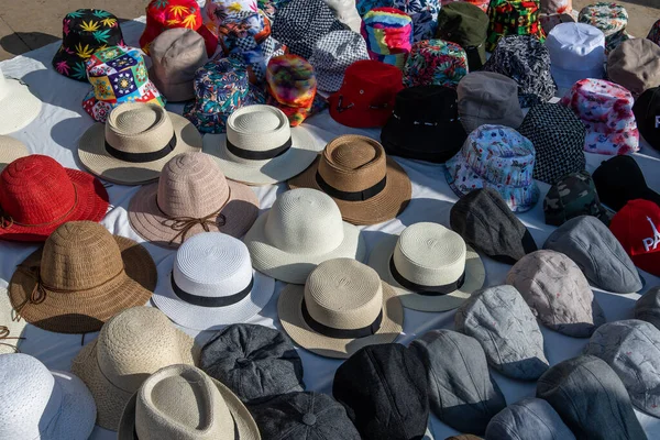 Numerosos Chapéus Coloridos Exposição Mercado Paris — Fotografia de Stock
