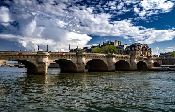 프랑스 파리의 센강을 가로지르는 — 스톡 사진