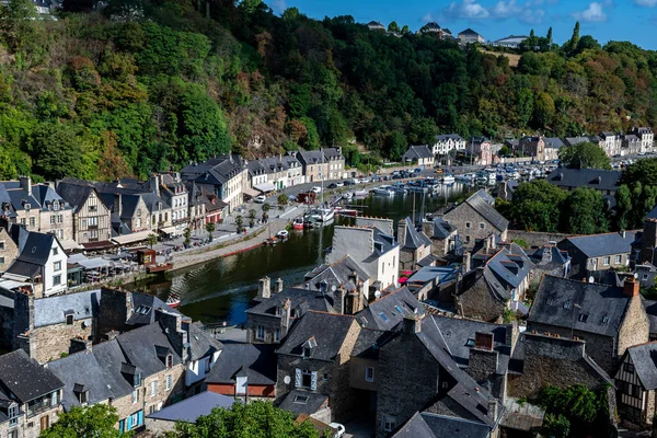 Breton Village Dinan Med Korsvirkeshus Och Floden Rance Departementet Ille — Stockfoto