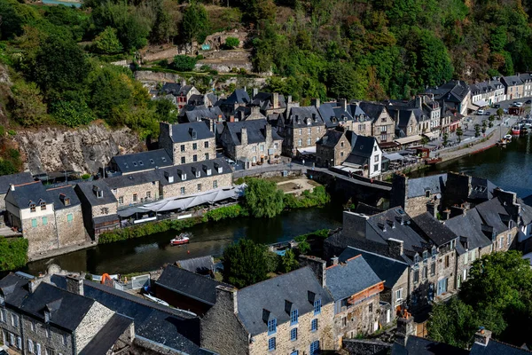 Breton Village Dinan Med Korsvirkeshus Och Floden Rance Departementet Ille — Stockfoto