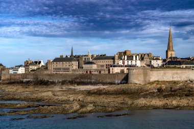 Eski Şehir Saint-Malo Fransa 'nın Atlantik kıyısında