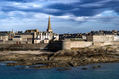 Eski Şehir Saint-Malo Fransa 'nın Atlantik kıyısında