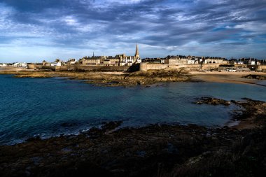 Eski Şehir Saint-Malo Fransa 'nın Atlantik kıyısında