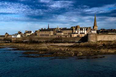 Eski Şehir Saint-Malo Fransa 'nın Atlantik kıyısında