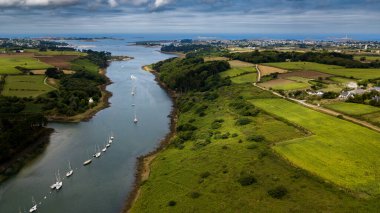 Nehir Aber Wrac 'h ve Landeda Bölgesi Fransa' nın Brittany kentindeki Finistere Atlantik Sahili