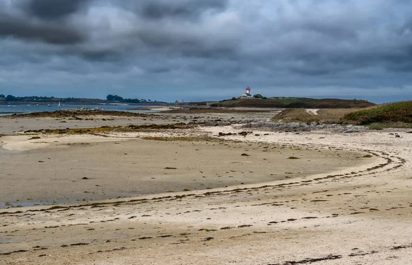 Strand Van Saint Cava Met Vuurtoren Finistere Island Wrach Bretagne — Stockfoto