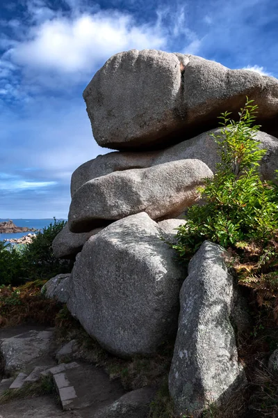 Fransa Nın Brittany Kentindeki Ploumanach Atlantik Kıyısındaki Granit Kayalar — Stok fotoğraf