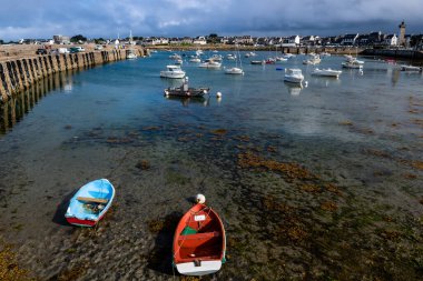 Fransa, Brittany 'deki Finistere Atlantik Kıyısında Roscoff Limanı