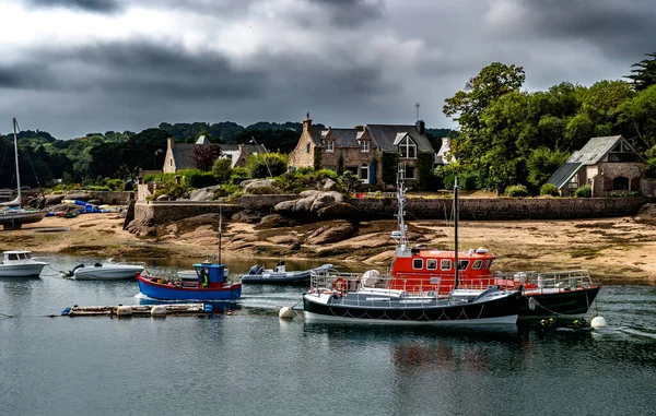 Hafen Malerischen Dorf Saint Guirec Der Atlantikküste Der Bretagne Frankreich — Stockfoto