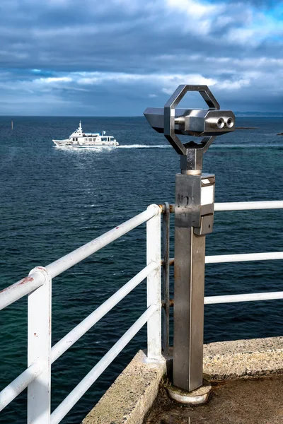 Binocular Pay Ferry Ship Atlantic Coast City Roscoff Brittany France — стокове фото