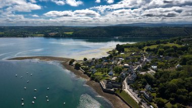 Fransa 'nın Brittany kentindeki Doğa Parkı Amorique' deki Finistere Köyü Sahil ve Limanı