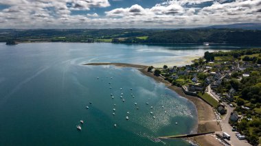 Fransa 'nın Brittany kentindeki Doğa Parkı Amorique' deki Finistere Köyü Sahil ve Limanı