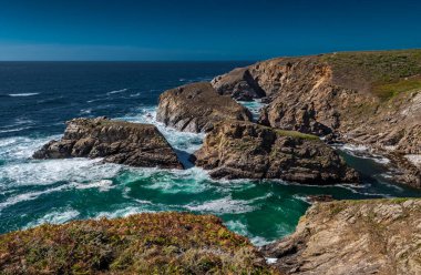 Fransa, Brittany 'deki Finistere Atlantik Sahili' nde Cap Sizun 'daki Peninsula Pointe Du Van' daki Muhteşem Uçurumlar
