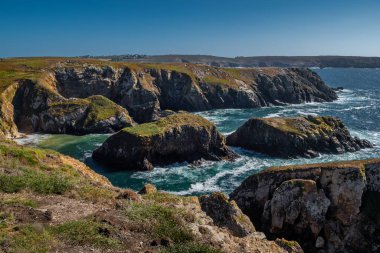 Fransa, Brittany 'deki Finistere Atlantik Sahili' nde Cap Sizun 'daki Peninsula Pointe Du Van' daki Muhteşem Uçurumlar