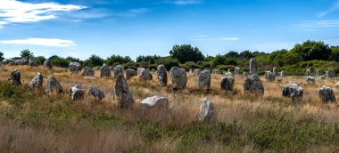 Antik Taş Saha: De Menhir Carnac Neolitik Megalyalarla Brittany, Fransa