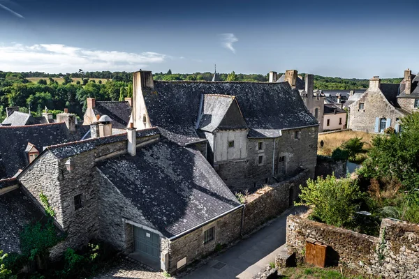 法国布列塔尼莫尔比汉省的风景如画的Rochefort Terre村 — 图库照片