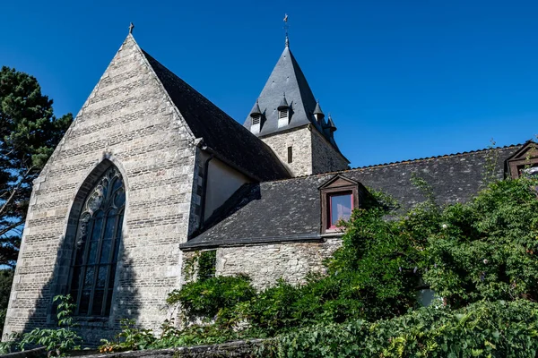 法国布列塔尼莫尔比汉省Rochefort Terre村的La Tronchaye教堂 — 图库照片
