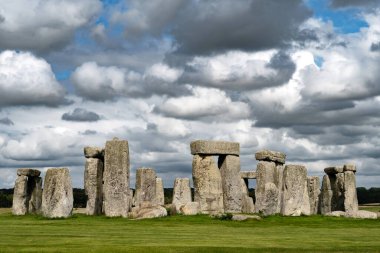 İngiltere 'de Salisbury yakınlarındaki Stonehenge' in Gizemli Taş oluşumu