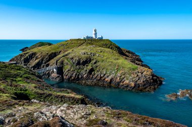 İngiltere 'nin Pembrokeshire kentindeki Güney Galler' in Atlantik kıyısındaki Strumble Baş Feneri