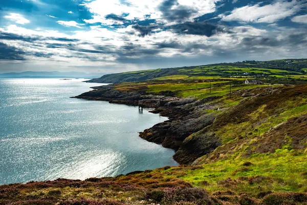 Costa Atlántica Costera Pueblo Moelfre Isla Anglesey Norte Gales Reino Fotos De Stock