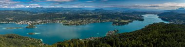 Avusturya 'daki Carinthia' da Woerthersee Gölü 'ne bak (Wrther See)