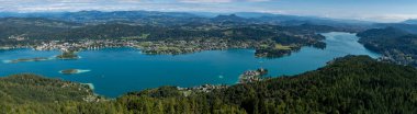Avusturya 'daki Carinthia' da Woerthersee Gölü 'ne bak (Wrther See)