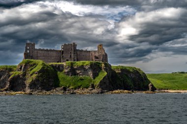 Tantallon Castle In East Lothian At The Atlantic Coast Near North Berwick In Scotland, UK clipart