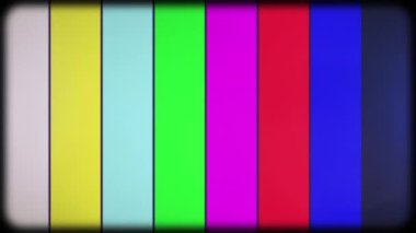 VHS efektli SMPTE renk çubukları. Kineskopla retro TV efekti. Eski CRT TV renk oluşturma testi. Parazitli TV gürültüsü. SMPTE renk çizgisi teknik sorunları.
