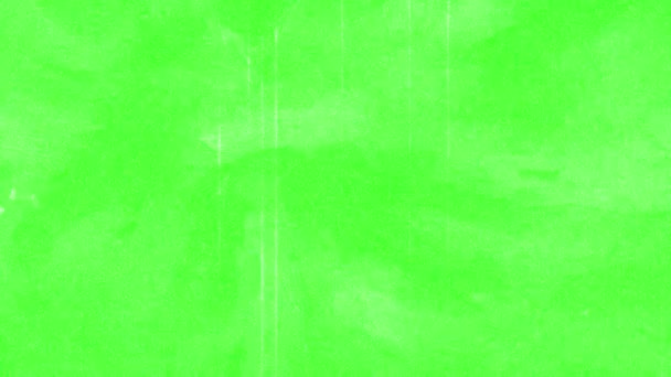 緑色のスクリーンの傷そして損傷 フィルムグレインノイズ 歪みの汚れ ライトリーク レトロフィルムビデオ エフェクトビデオ — ストック動画