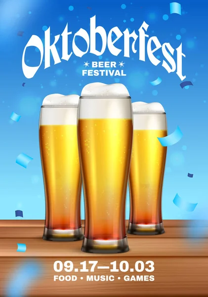 色のオクトーバーフェストポスタービール祭りの見出しと木製のテーブルベクトルイラスト上の3つのビールグラス — ストックベクタ
