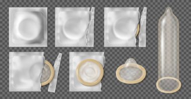 Şeffaf arkaplan üzerinde gerçekçi prezervatif simgeleri ile gümüş ambalajlı ve paketlenmemiş ürünler ile gümüş ambalajlı vektör illüstrasyonunu ayarla