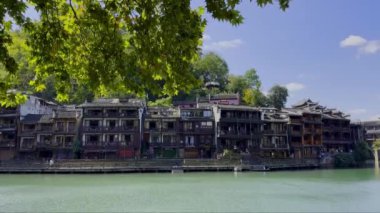 Fenghuang Kontluğu, Çin 'in Hunan eyaletinde yer alan bir kontluktur..