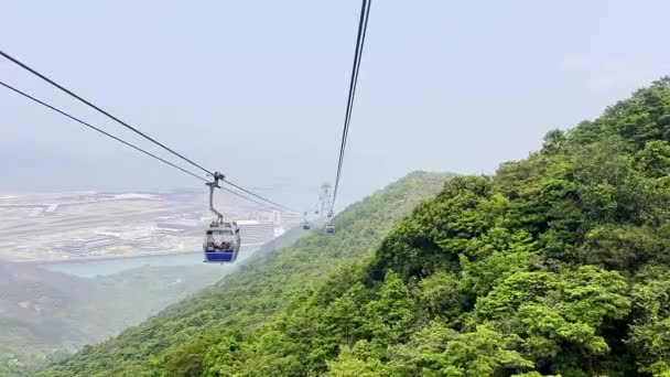 360 Apir 14Th 2024 360은 홍콩의 란타우 섬에서 양방향 곤돌라 — 비디오